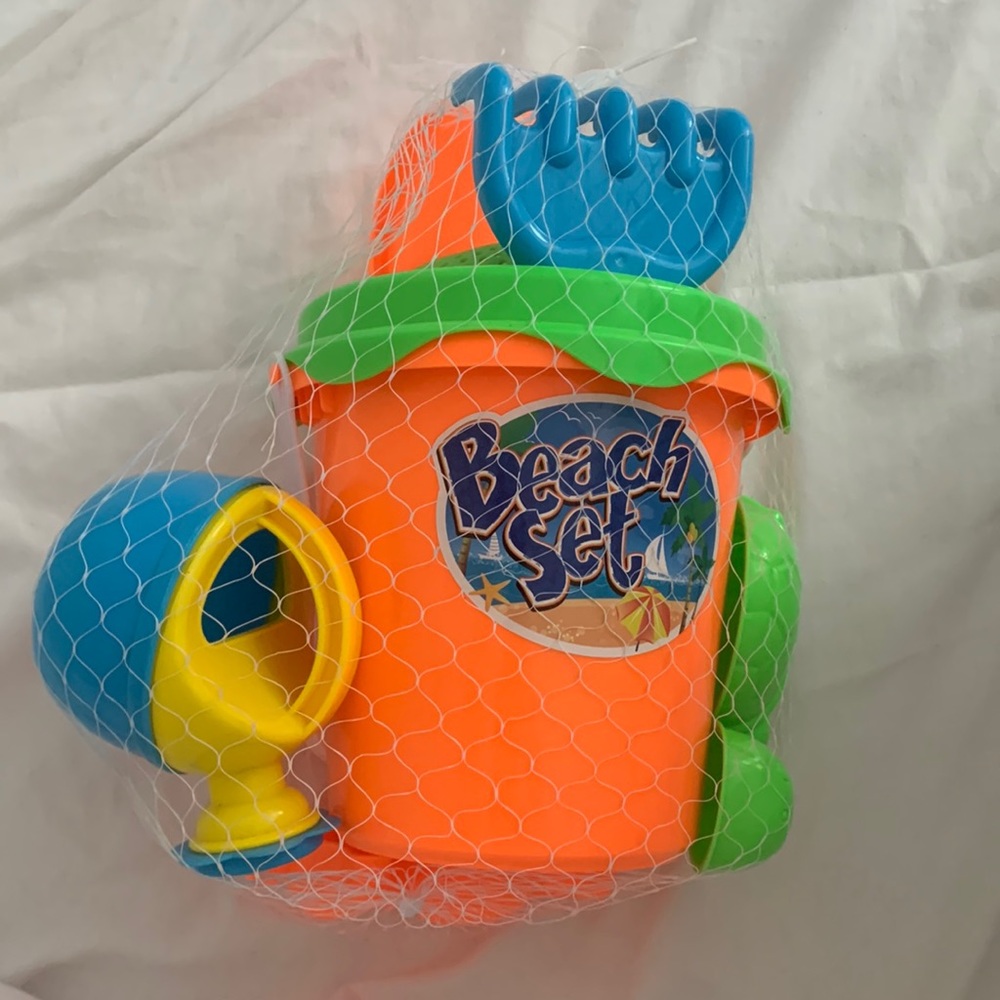 Beach set comes with 5 beach pieces, great for the kids at the beach!